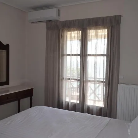 Elpida Appartement *