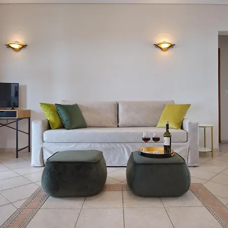 Elpida Apartmán *